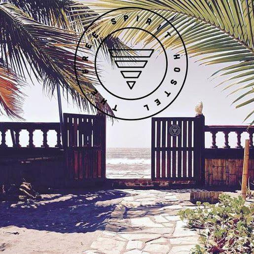 Free Spirit Hostel Transito Exterior photo